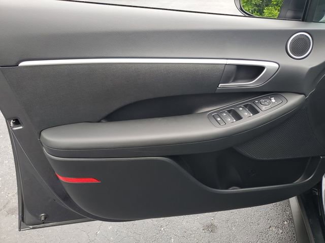 Certified 2023 Hyundai Sonata SE w/ Preferred Accessory Package FWD image 9