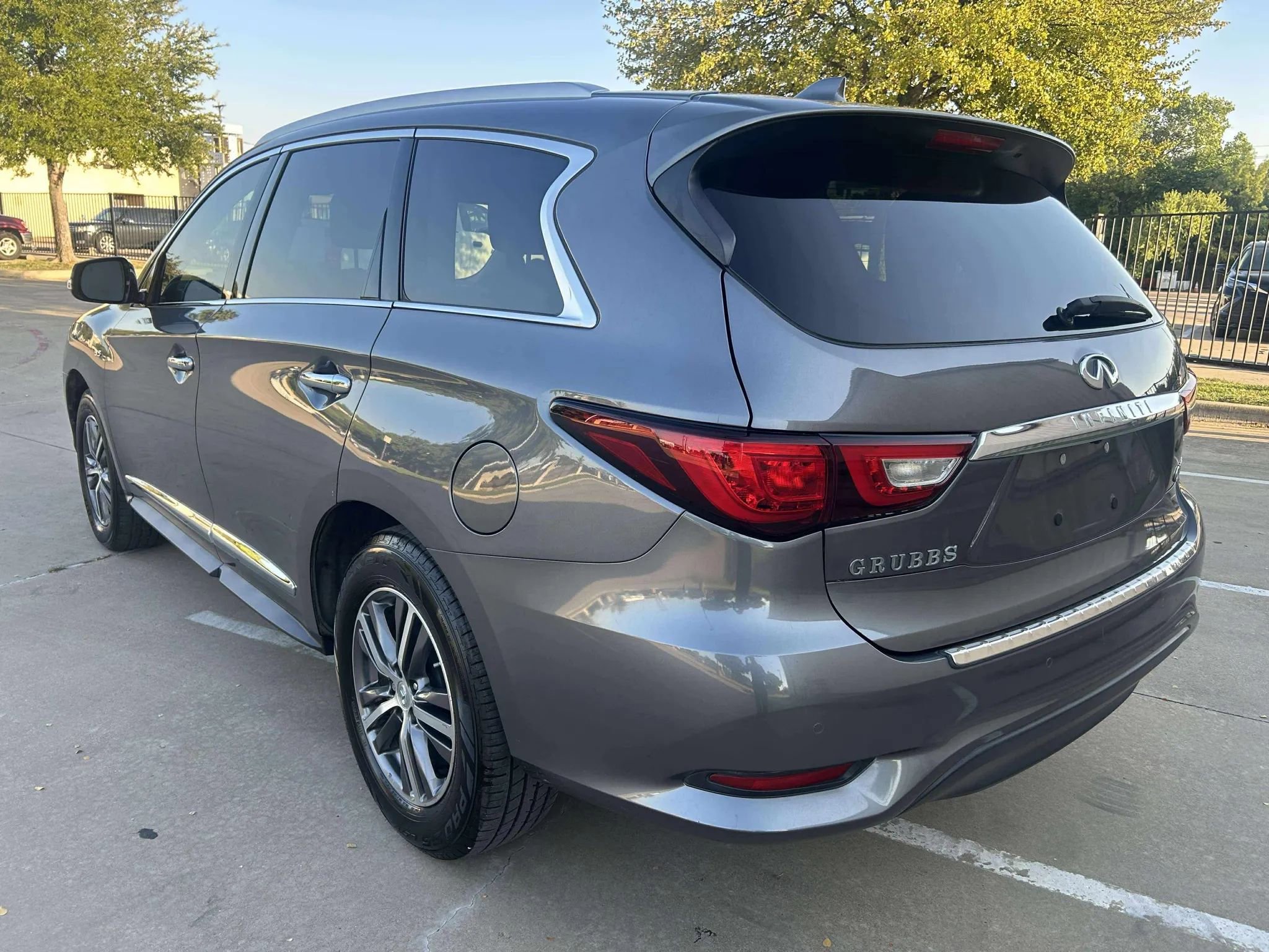 Used 2017 INFINITI QX60 FWD w/ Premium Plus Package image 6