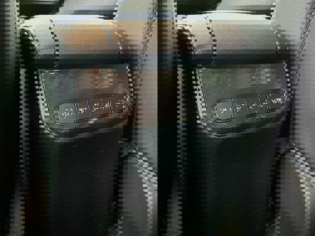 Used 2023 Toyota Highlander XLE image 13