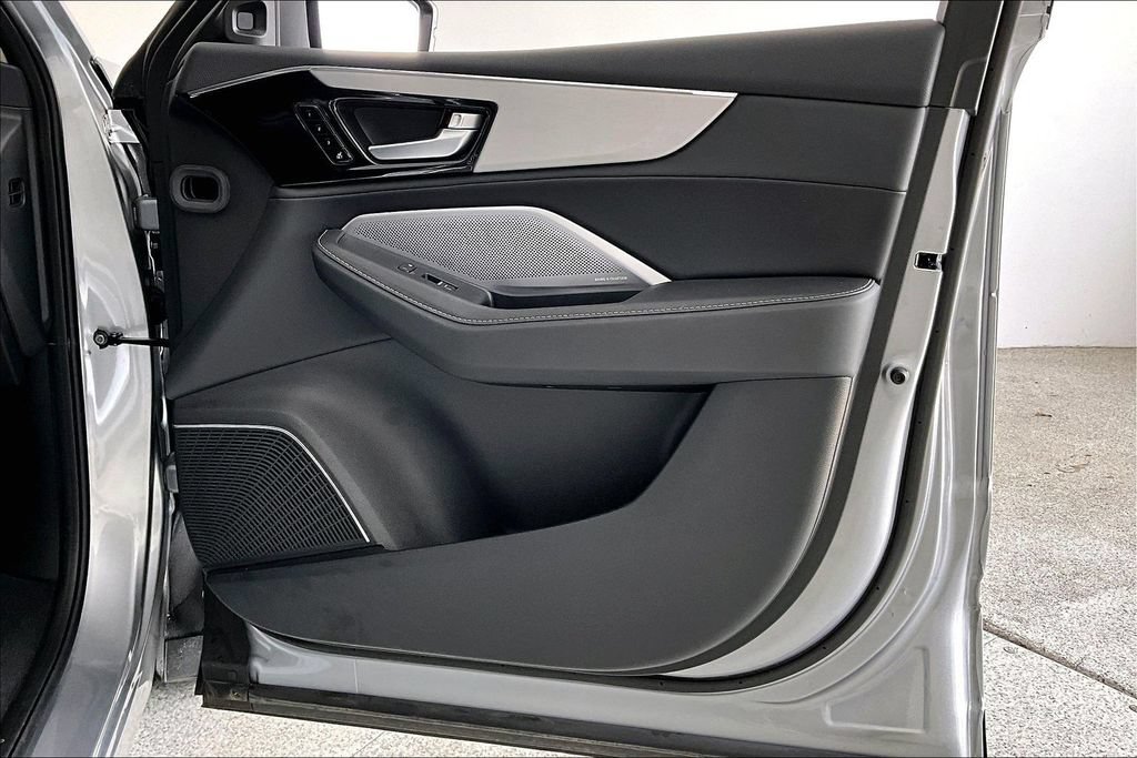 Certified 2026 Acura MDX w/ Technology Package FWD image 22