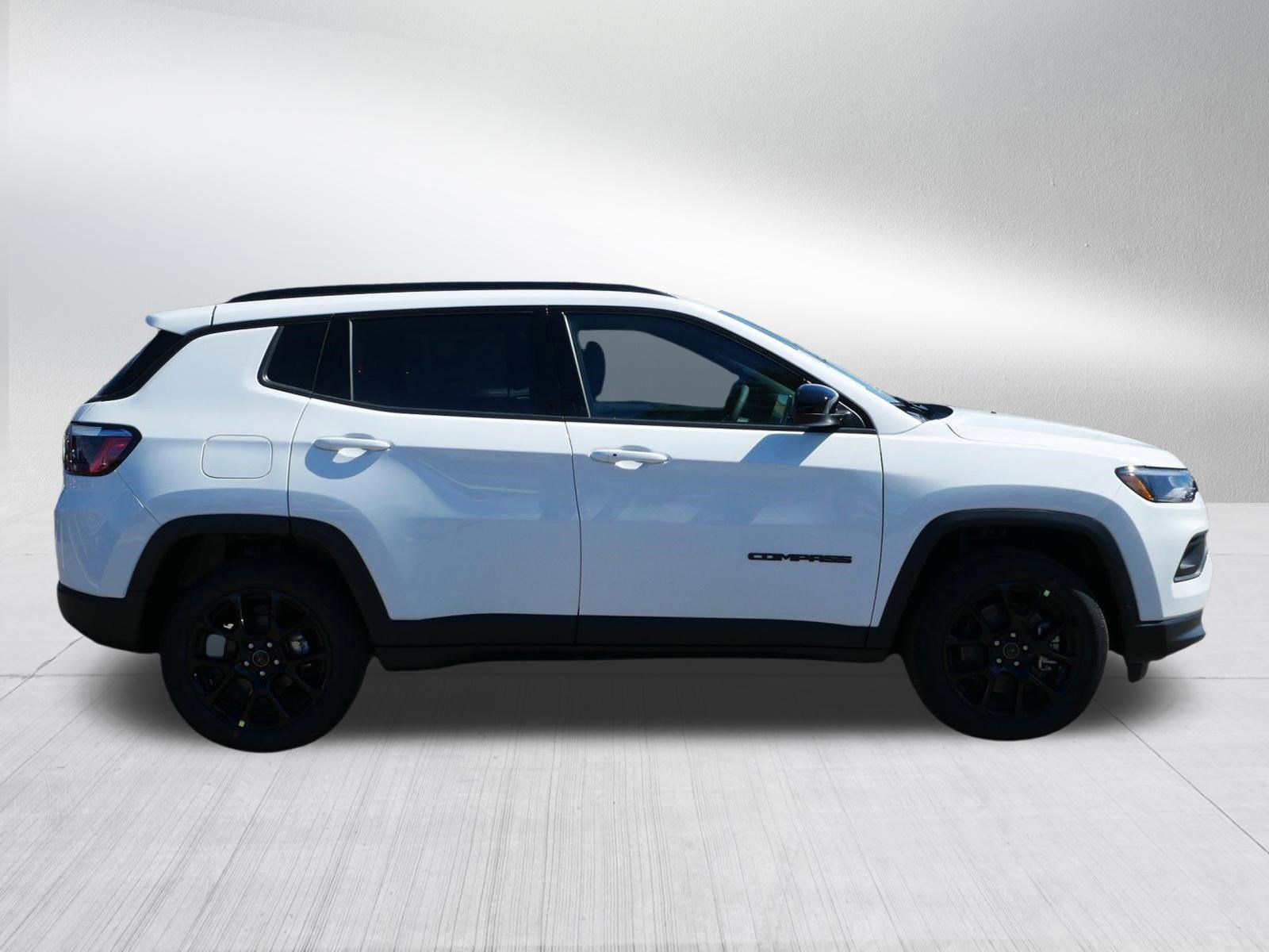 New 2026 Jeep Compass Latitude w/ Sun and Sound Group image 8