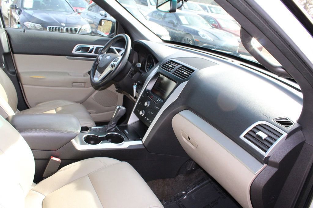 Used 2015 Ford Explorer XLT w/ Equipment Group 202A image 29