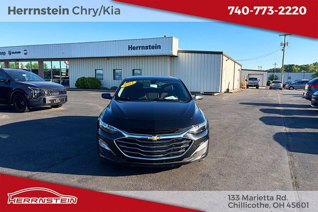 Used 2021 Chevrolet Malibu LT FWD image 2