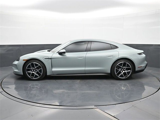 Used 2025 Porsche Taycan image 2