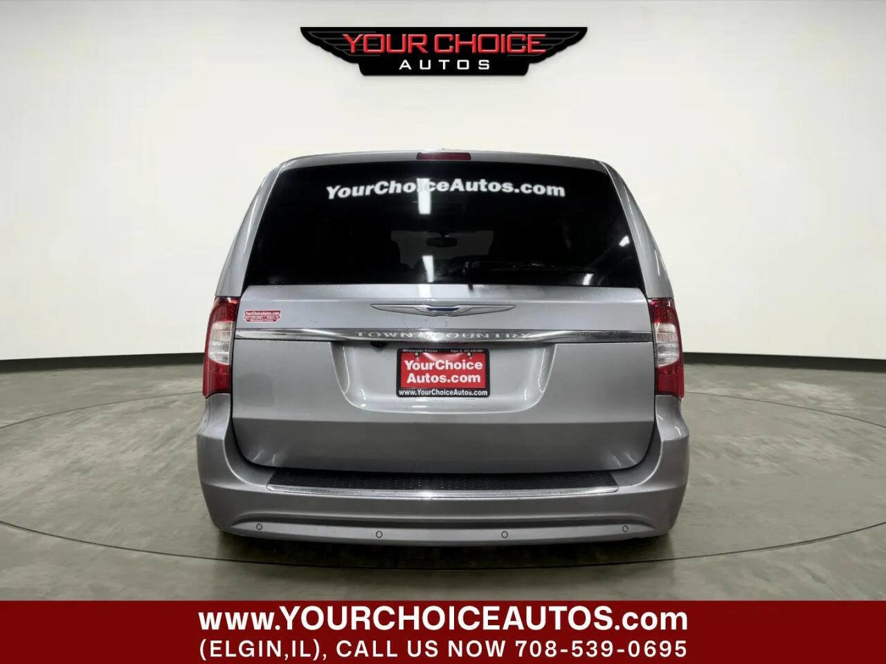 Used 2015 Chrysler Town & Country Touring-L w/ Driver Convenience Group image 4