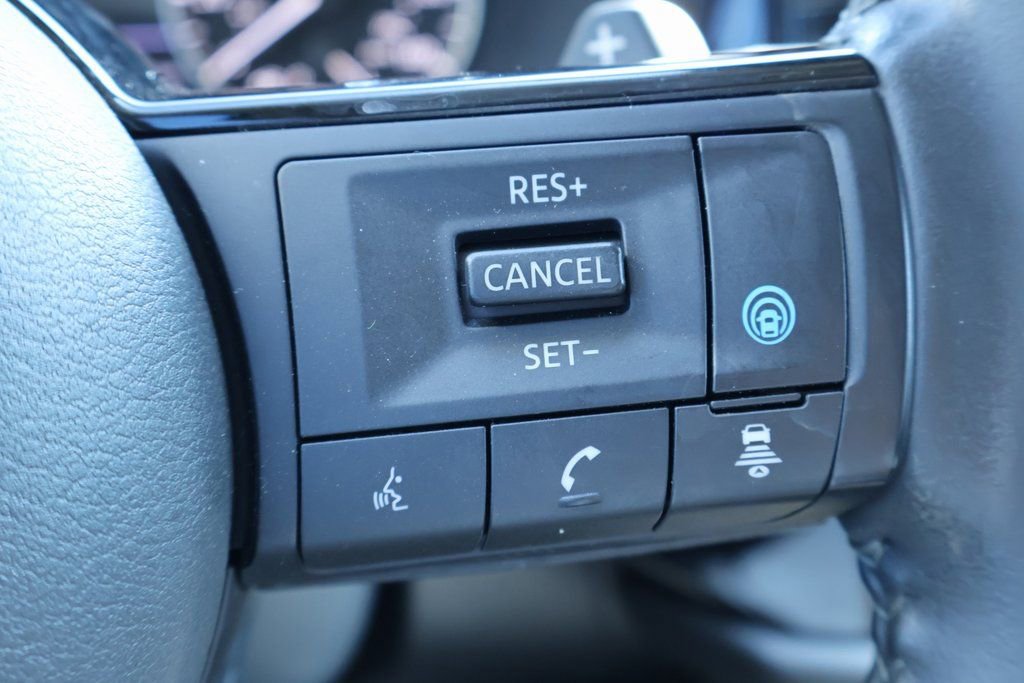 Used 2023 Nissan Pathfinder SL image 14