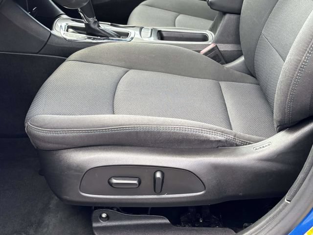 Used 2017 Chevrolet Cruze LT w/ Sun And Sound Package FWD image 5