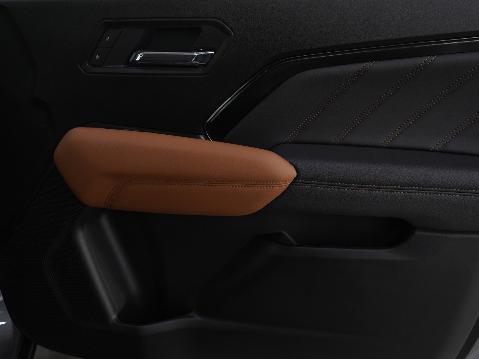 Used 2026 GMC Canyon AT4 w/ Technology Plus Package image 9