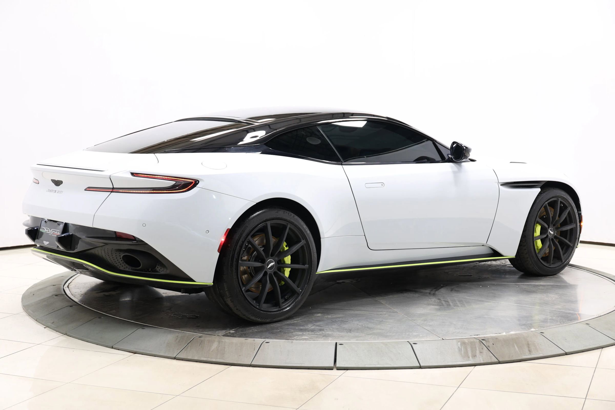 Used 2020 Aston Martin DB11 AMR image 4
