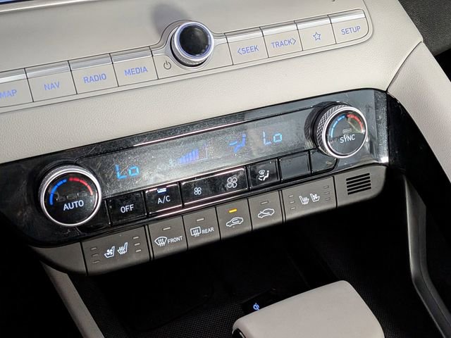 Used 2025 Hyundai Elantra Limited image 23