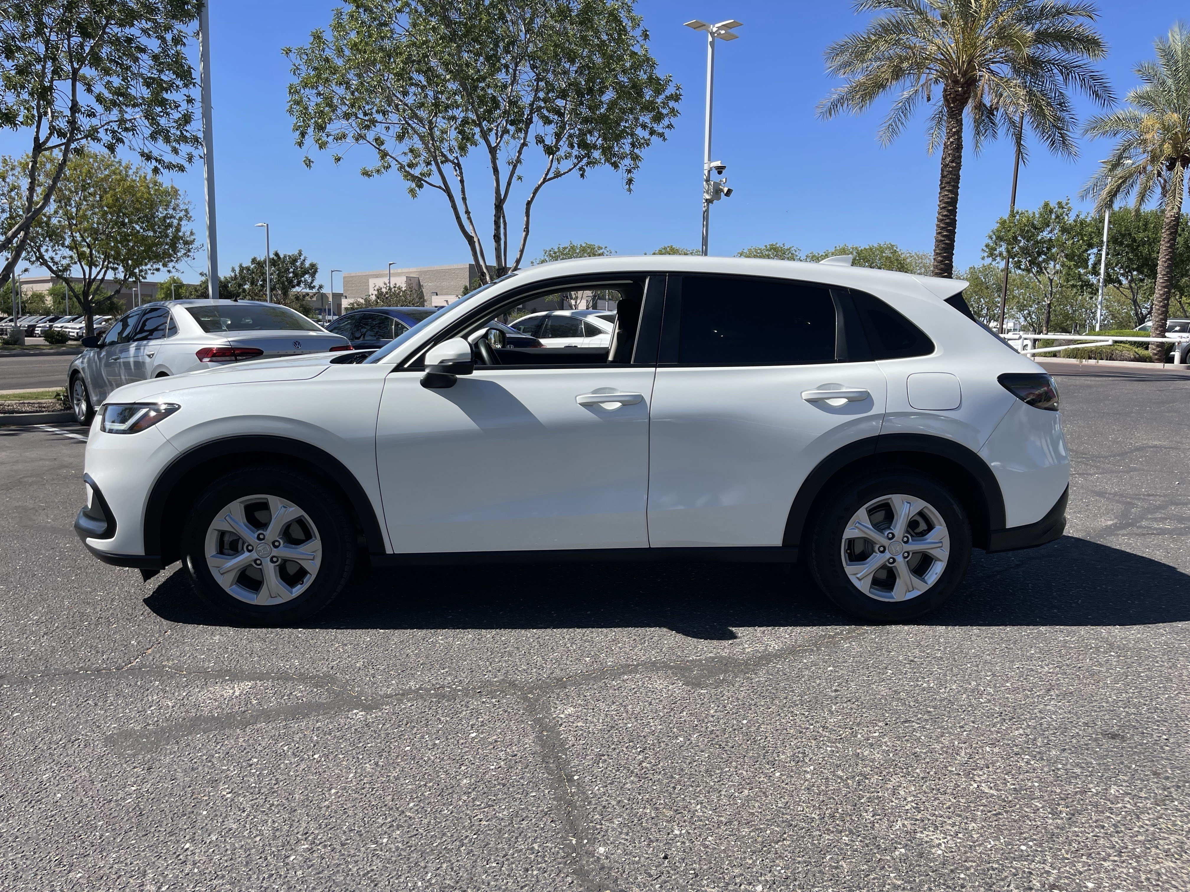 Used 2024 Honda HR-V LX image 2