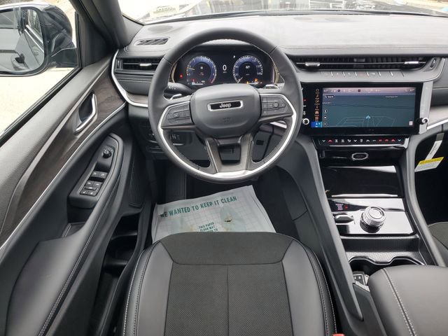 New 2026 Jeep Grand Cherokee Altitude AWD/4WD image 18