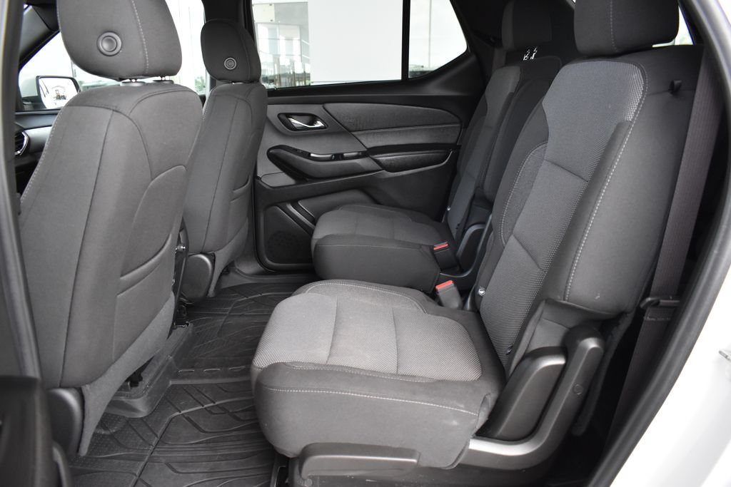 Used 2023 Chevrolet Traverse LT FWD image 15
