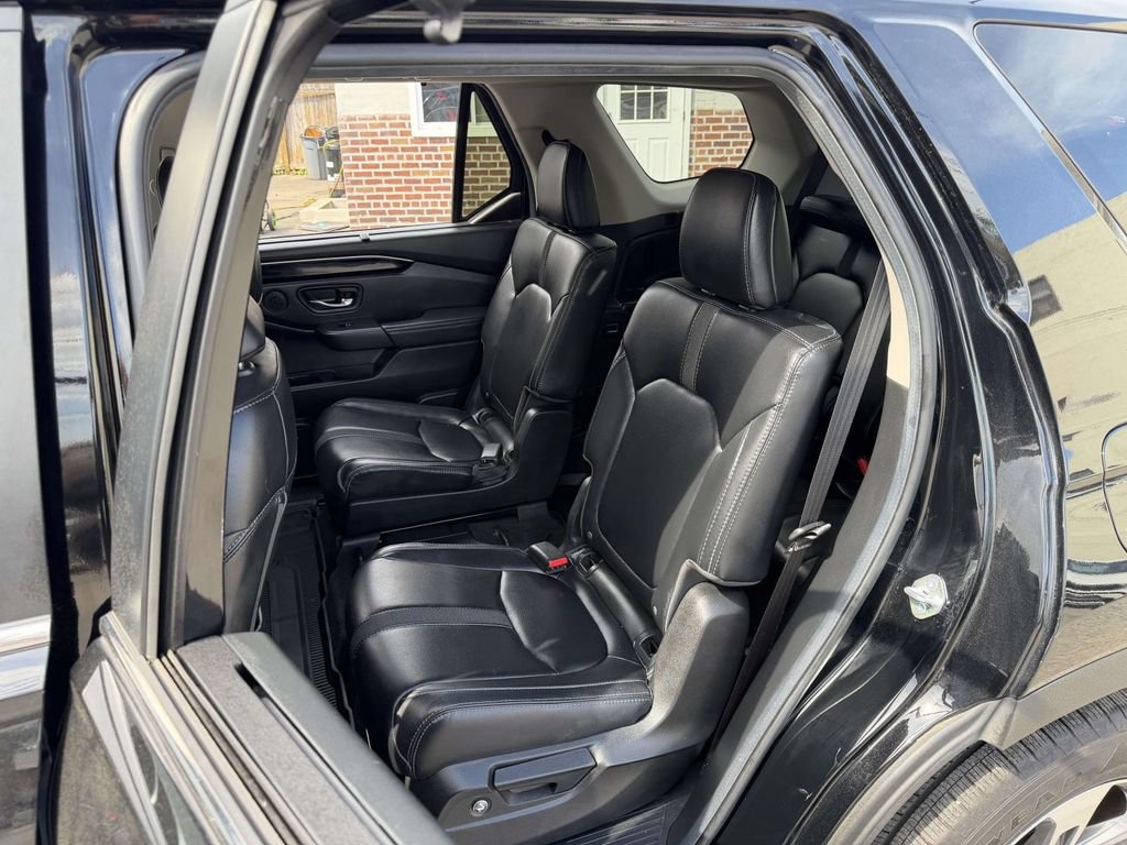 Used 2025 Honda Pilot EX-L image 22