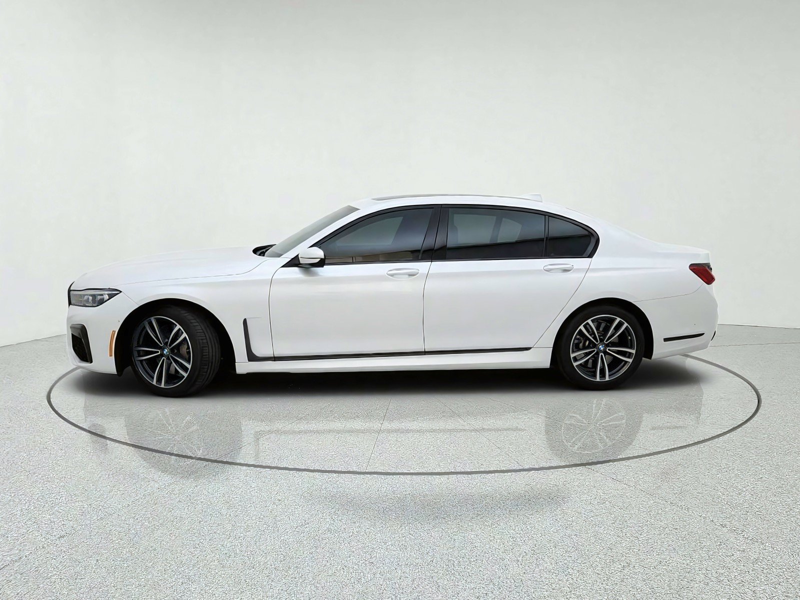 Used 2022 BMW 750i xDrive AWD/4WD image 14