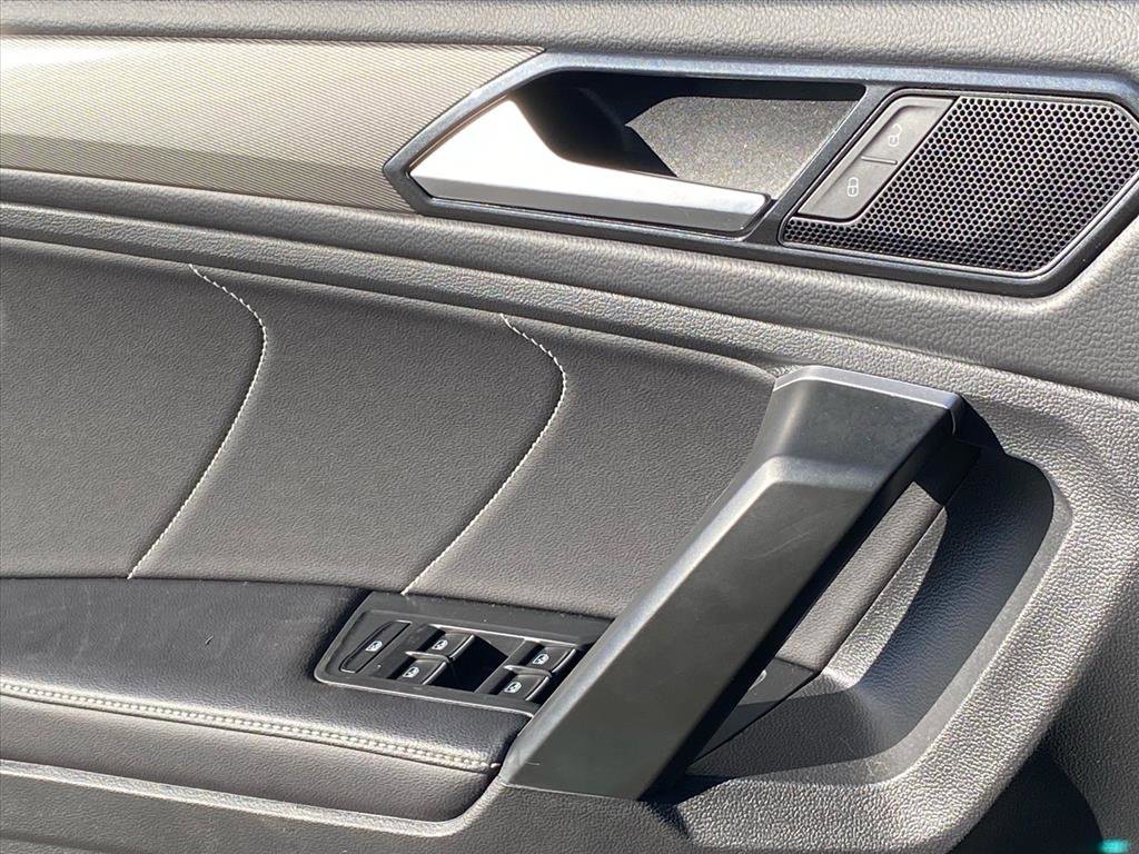 Certified 2024 Volkswagen Tiguan SE image 15