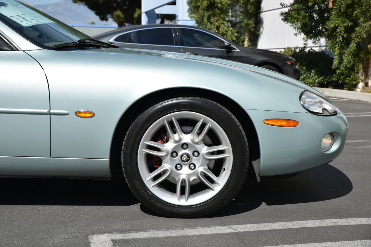 Used 2001 Jaguar XK8 Convertible image 29