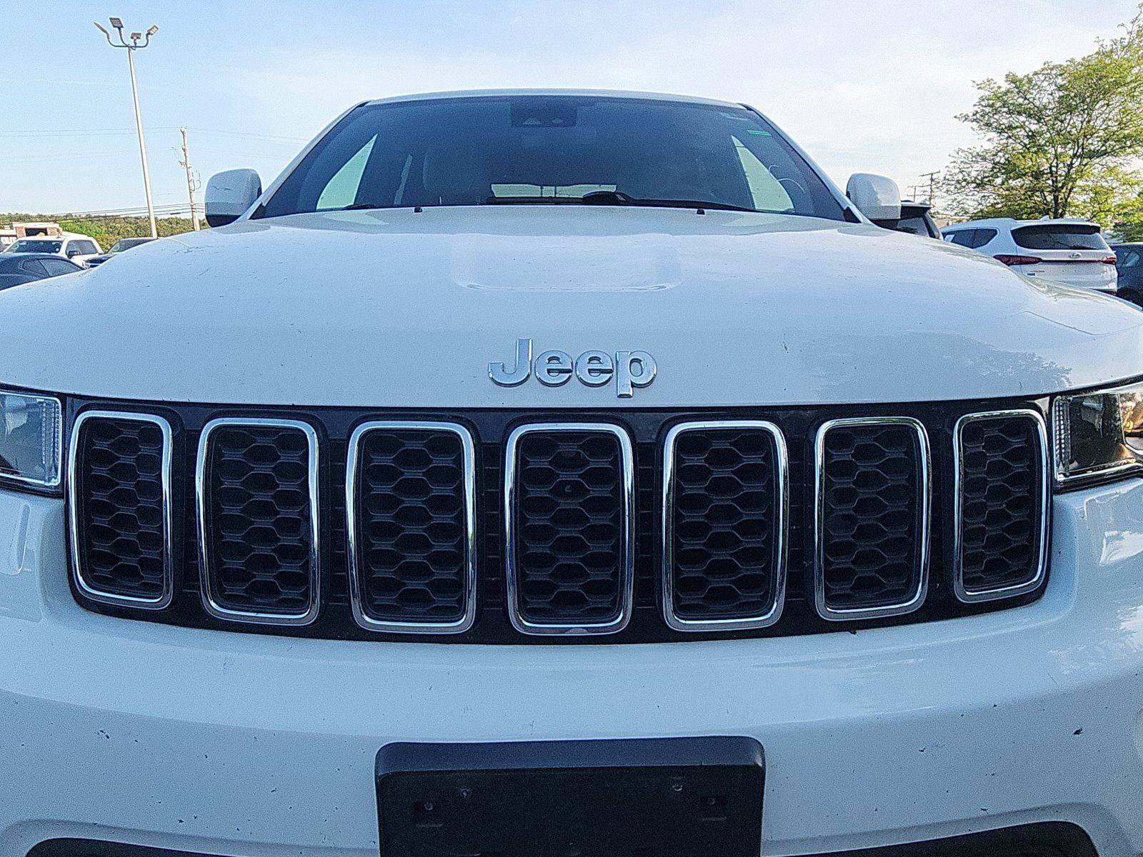 Used 2020 Jeep Grand Cherokee Laredo AWD/4WD image 11