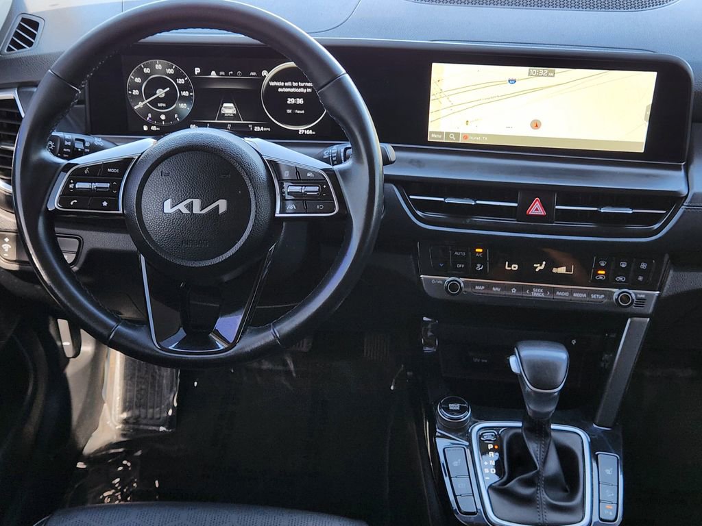 Certified 2025 Kia Seltos EX w/ EX Sunroof Package FWD image 10