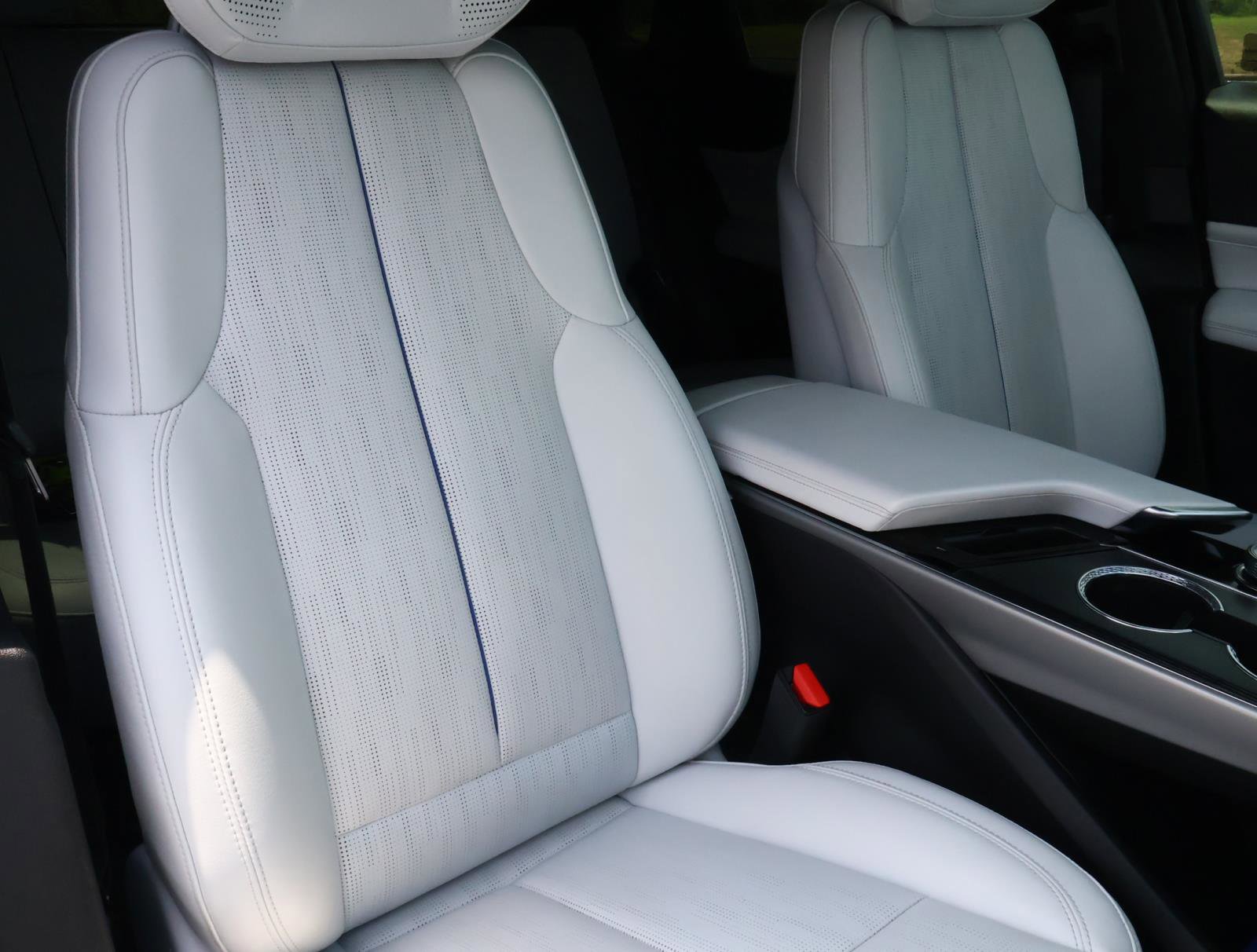 Used 2024 Cadillac Lyriq Luxury RWD image 23