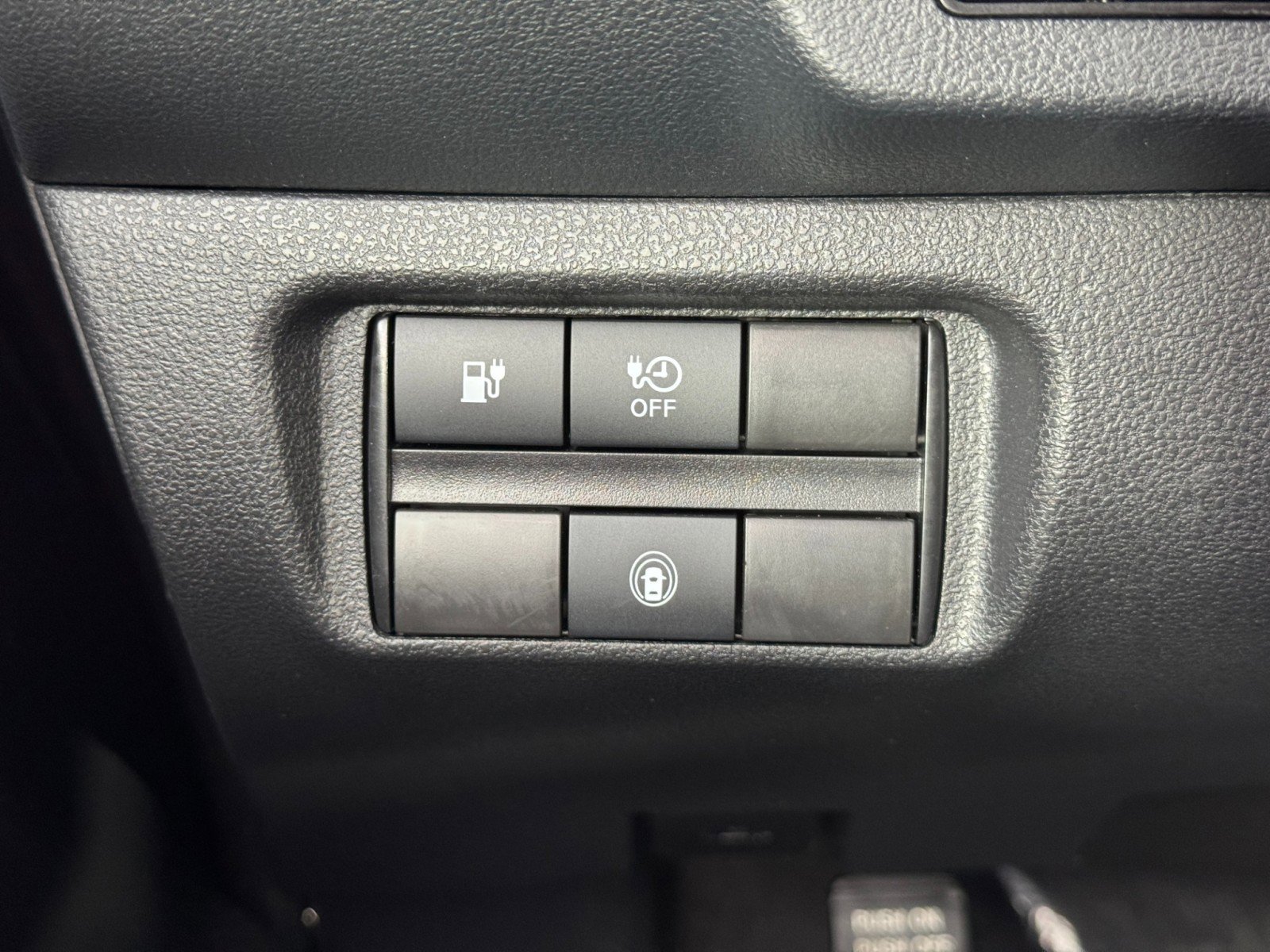 Used 2025 Nissan Leaf S image 16