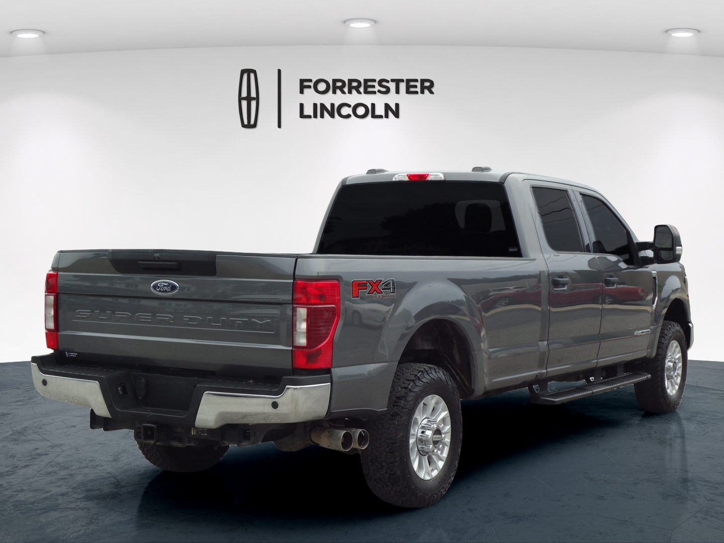 Used 2022 Ford F250 XLT w/ XLT Value Package AWD/4WD image 3