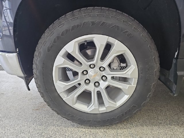 Used 2022 Chevrolet Silverado 1500 LTZ w/ LTZ Premium Package AWD/4WD image 25