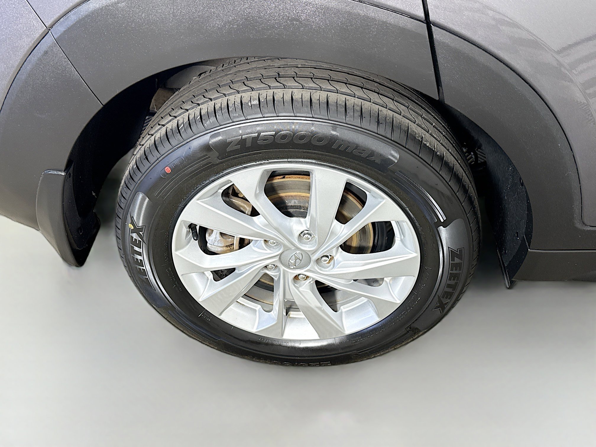 Used 2020 Hyundai Tucson SE image 32