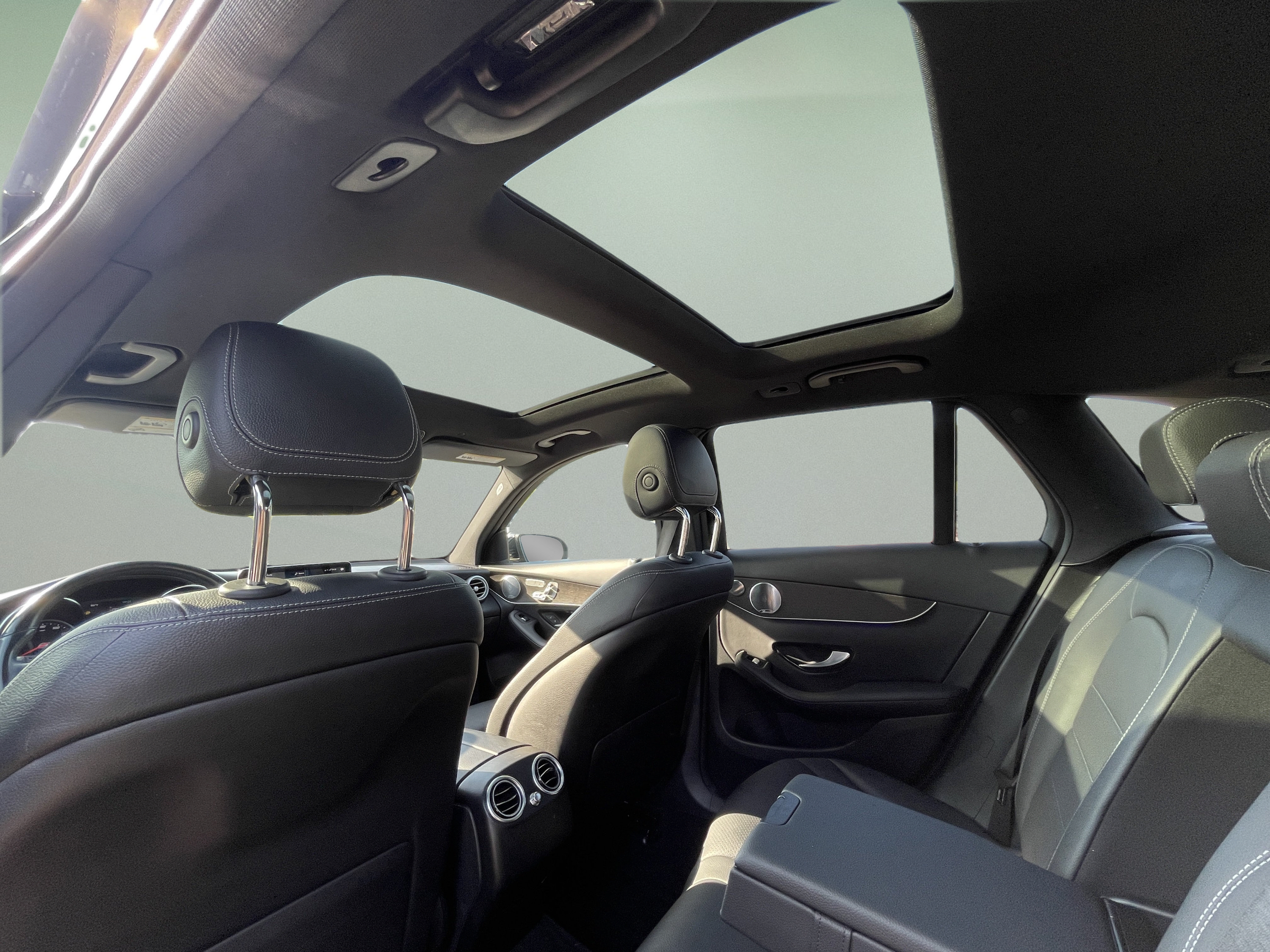 Used 2020 Mercedes-Benz GLC 300 4MATIC image 36