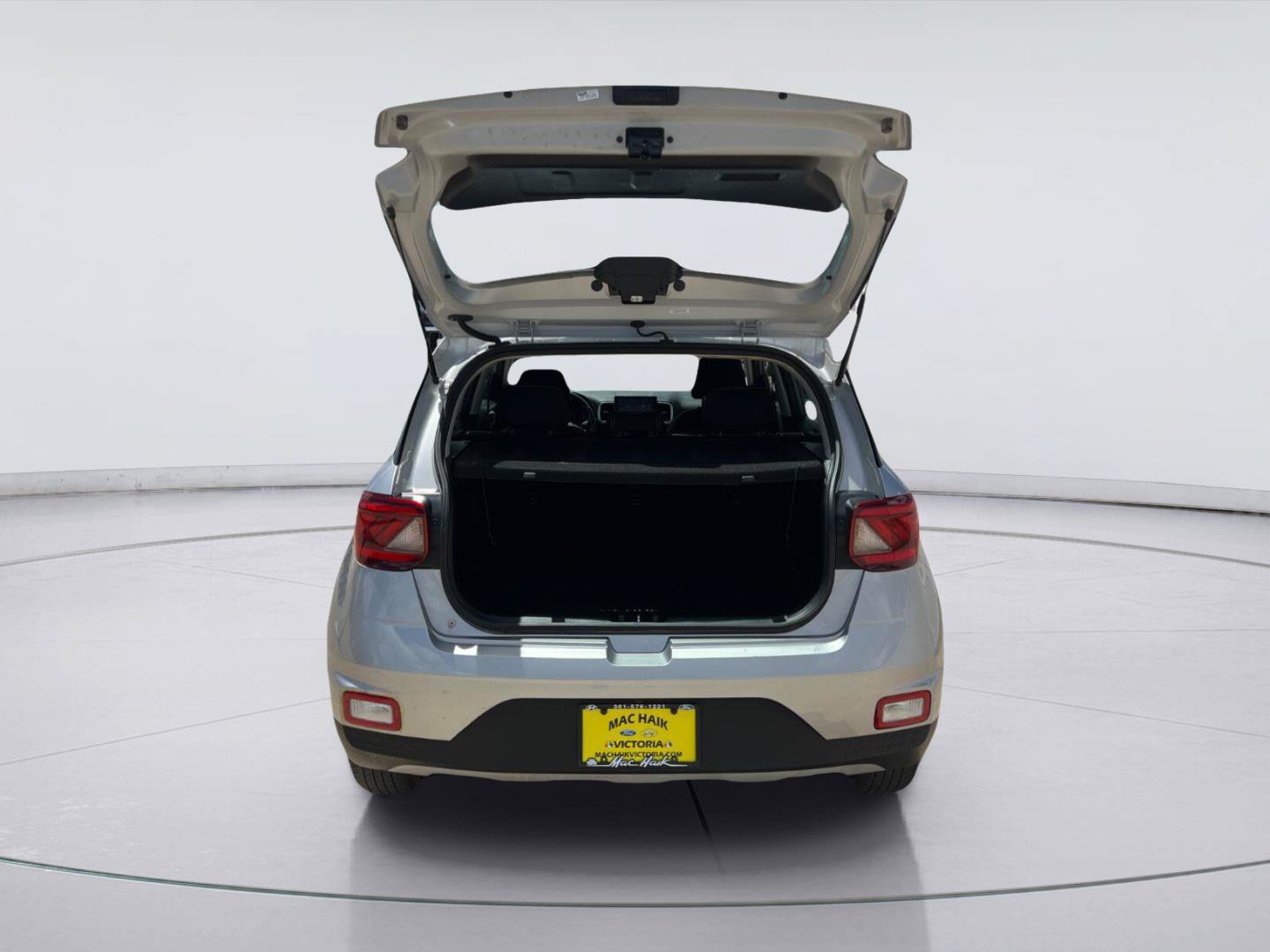 Used 2024 Hyundai Venue SEL FWD image 14