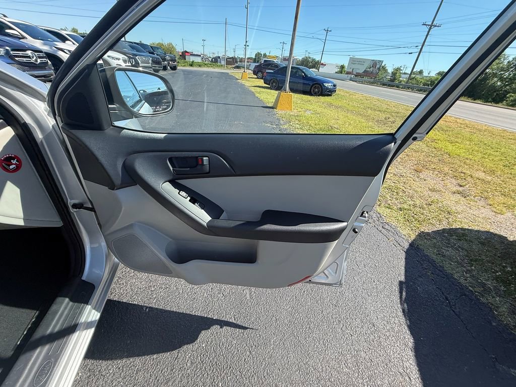 Used 2010 Kia Forte EX FWD image 21