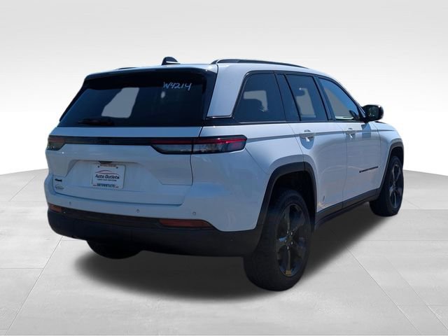 Used 2022 Jeep Grand Cherokee Altitude AWD/4WD image 8