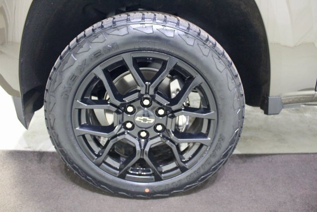 Used 2024 Chevrolet Colorado Z71 w/ LPO, Dark Essentials Package image 20