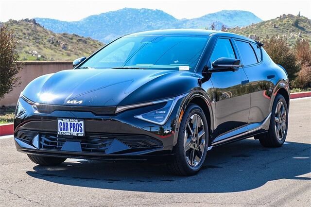 New 2025 Kia EV6 Wind RWD image 3