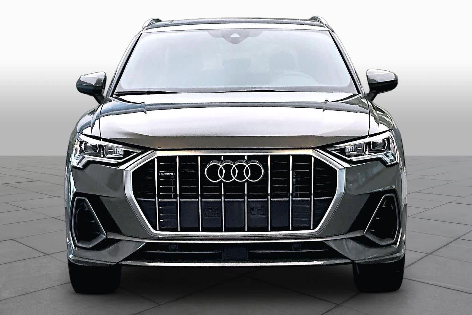 Used 2023 Audi Q3 2.0T Premium w/ Convenience Package AWD/4WD image 4