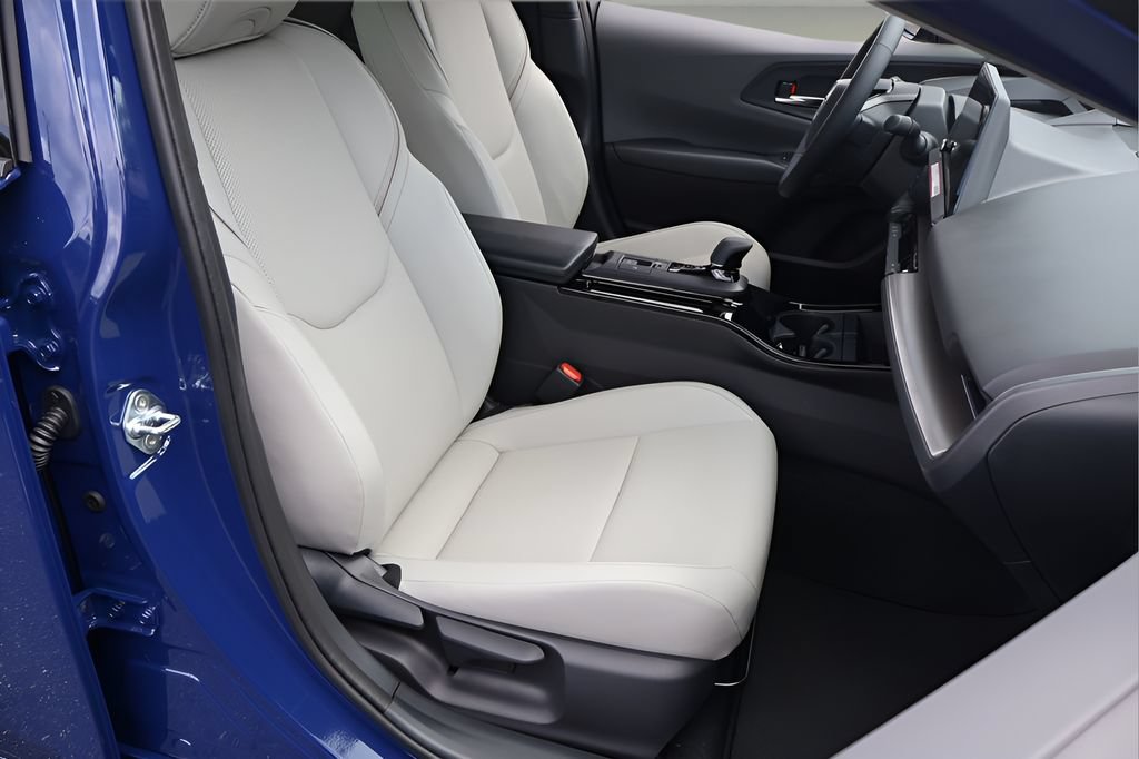Certified 2026 Toyota Prius XLE FWD image 15