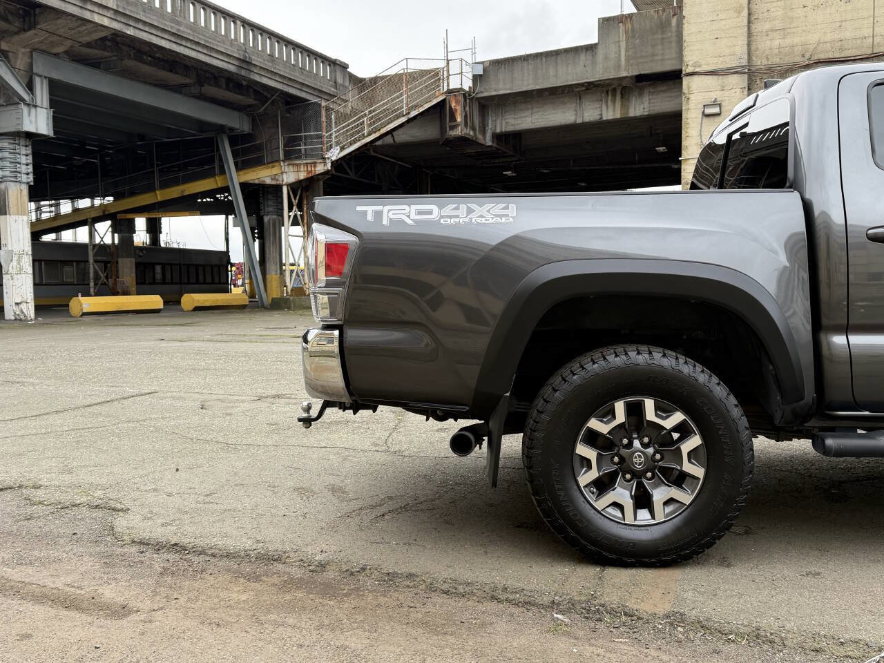 Used 2020 Toyota Tacoma TRD Off-Road w/ Blackout Package image 20