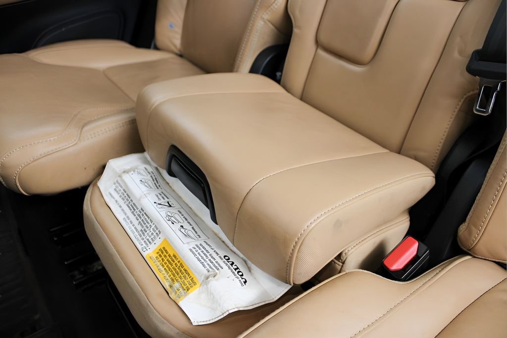 Certified 2023 Volvo XC90 B6 Ultimate w/ Protection Package Premier AWD/4WD image 43