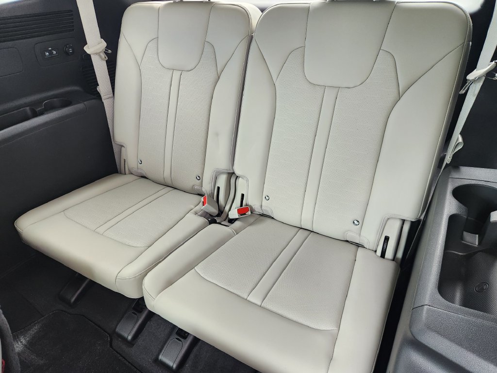 Used 2024 Kia Sorento SX FWD image 32