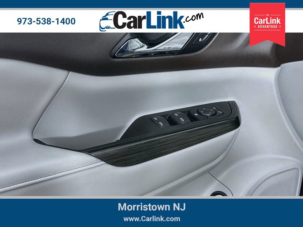 Used 2018 GMC Acadia SLT w/ LPO, Cargo Package AWD/4WD image 22