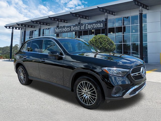 Used 2026 Mercedes-Benz GLC 300 image 2