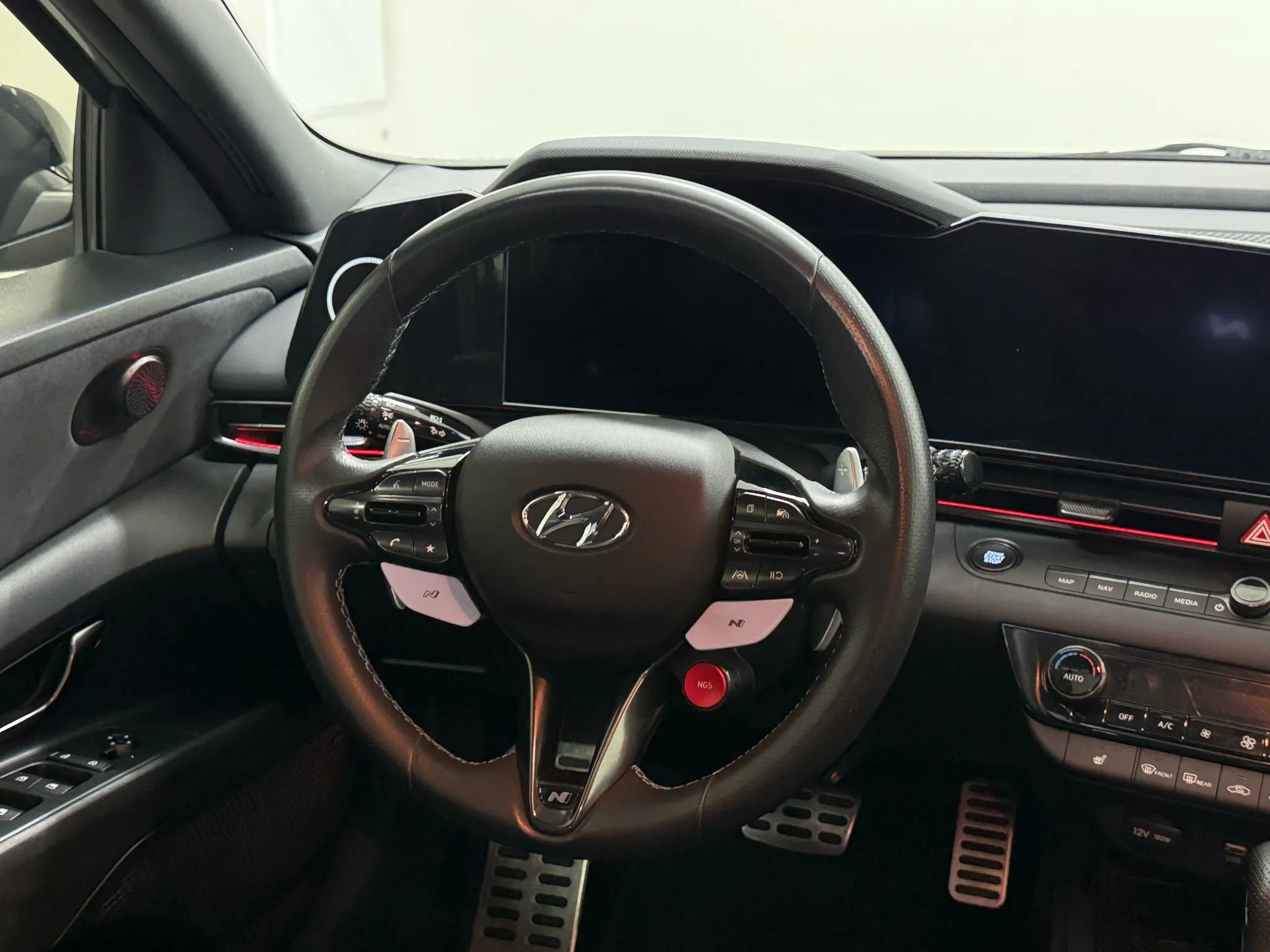 Used 2022 Hyundai Elantra N image 21