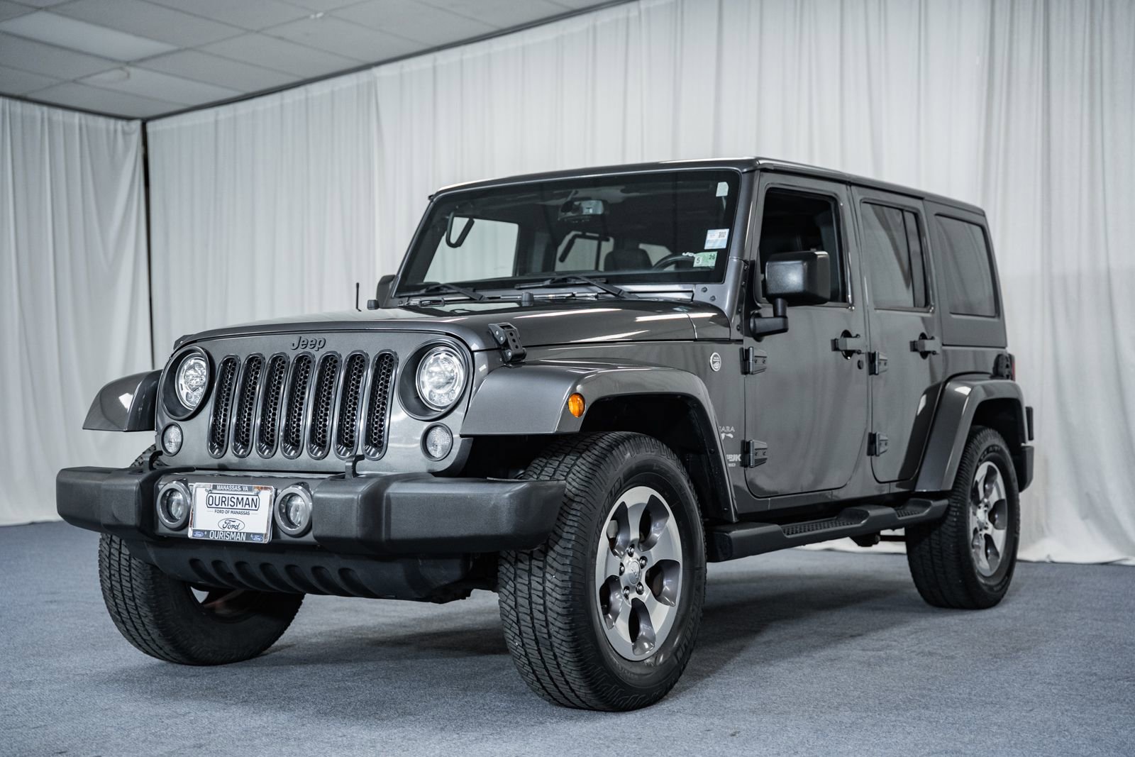 Used 2018 Jeep Wrangler Unlimited Sahara w/ Connectivity Group image 3