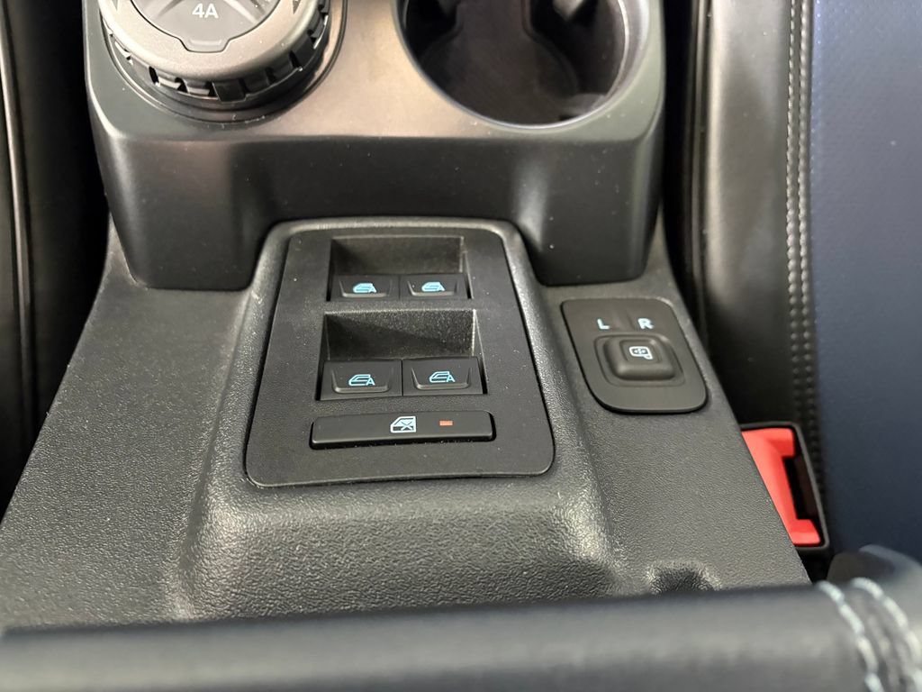 Certified 2025 Ford Bronco Heritage Edition AWD/4WD image 19
