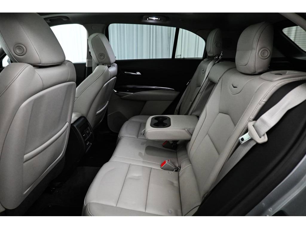 Used 2023 Cadillac XT4 Luxury w/ Cold Weather Package FWD image 26