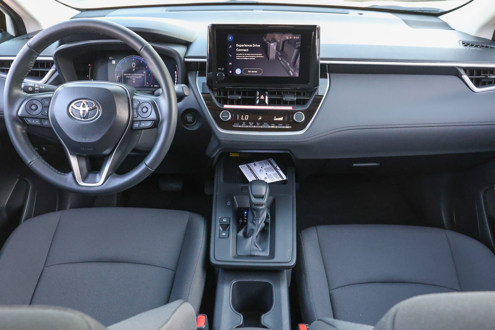 Used 2026 Toyota Corolla Cross LE FWD image 2