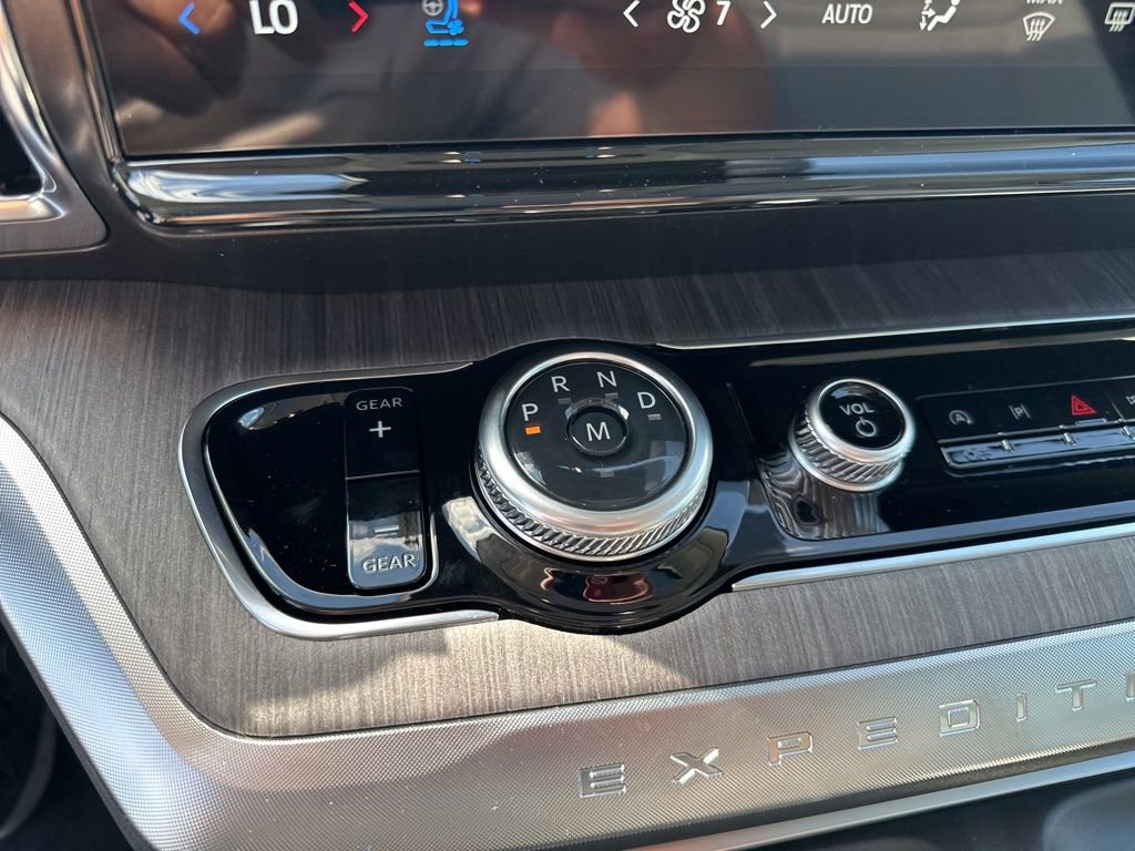 New 2025 Ford Expedition Platinum w/ Platinum Ultimate Package image 31