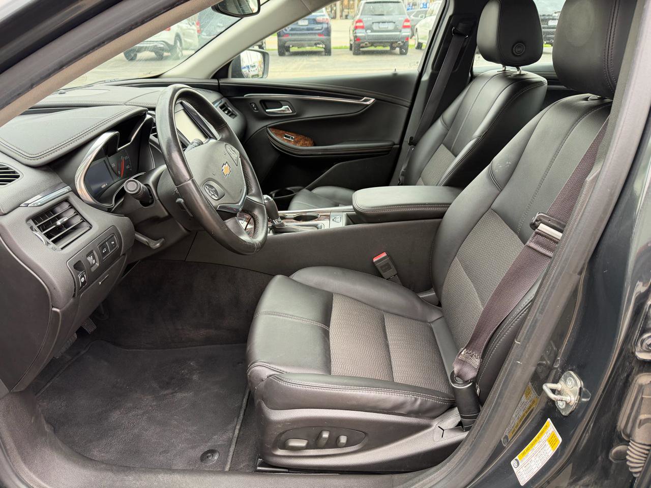 Used 2015 Chevrolet Impala LT w/ Convenience Package FWD image 11