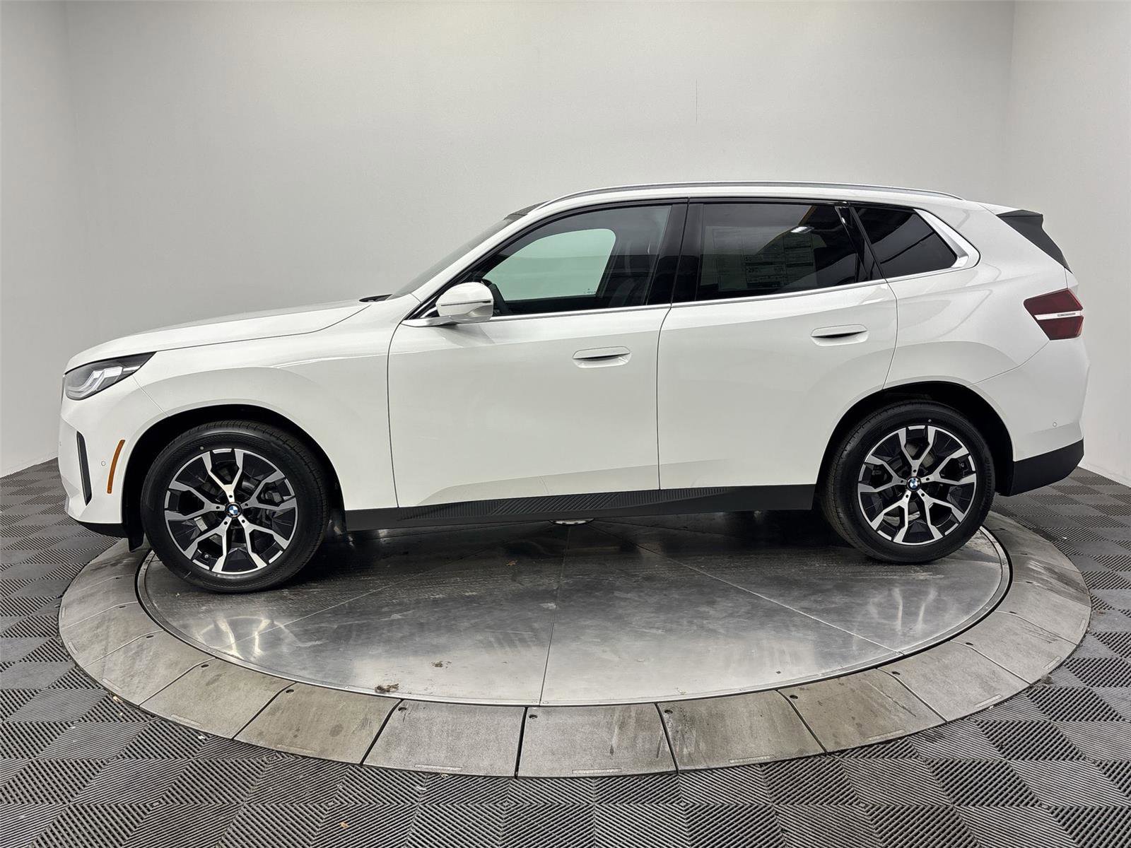 Used 2026 BMW X3 xDrive30 w/ Convenience Package image 16