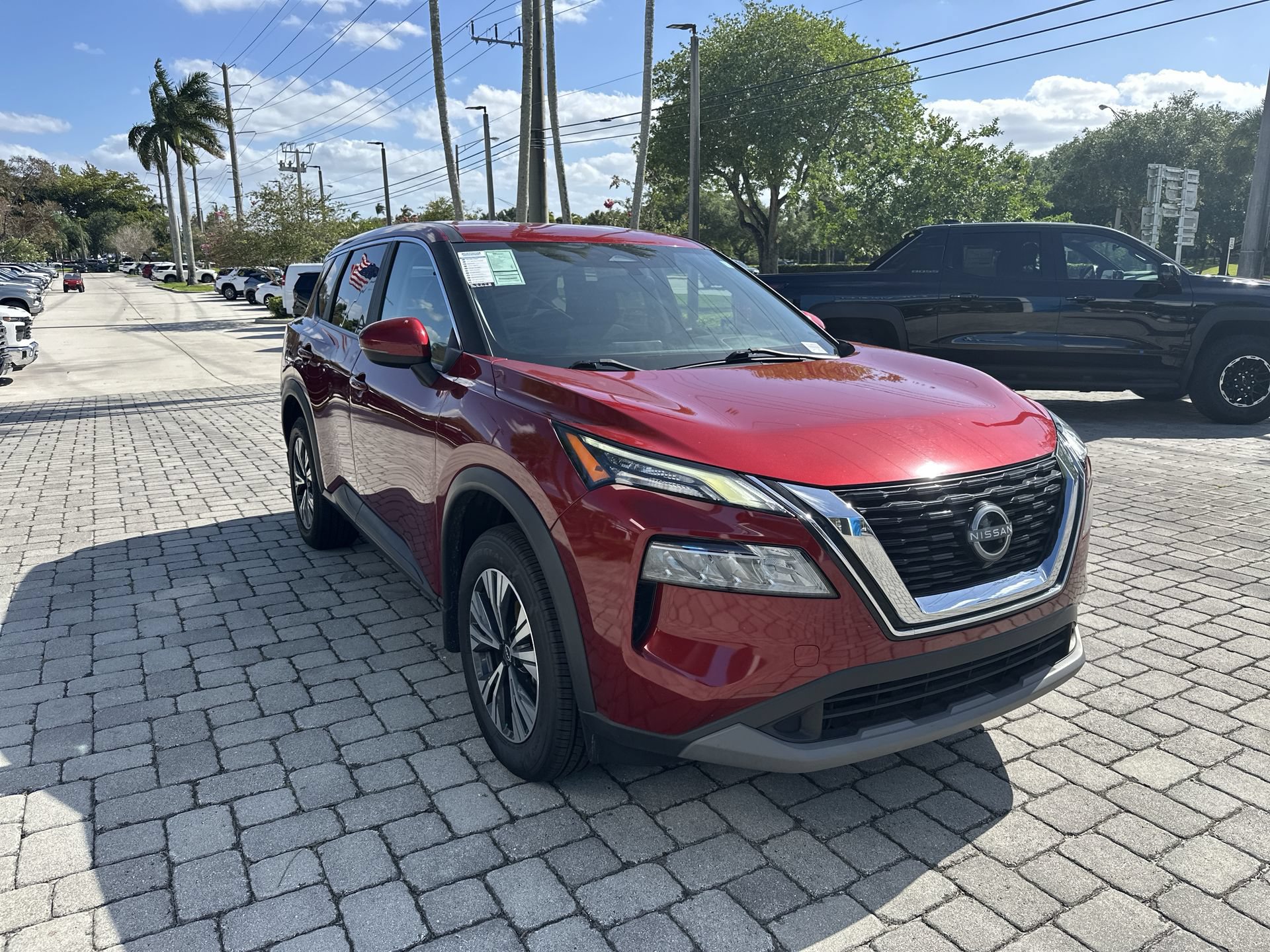Used 2023 Nissan Rogue SV FWD image 40